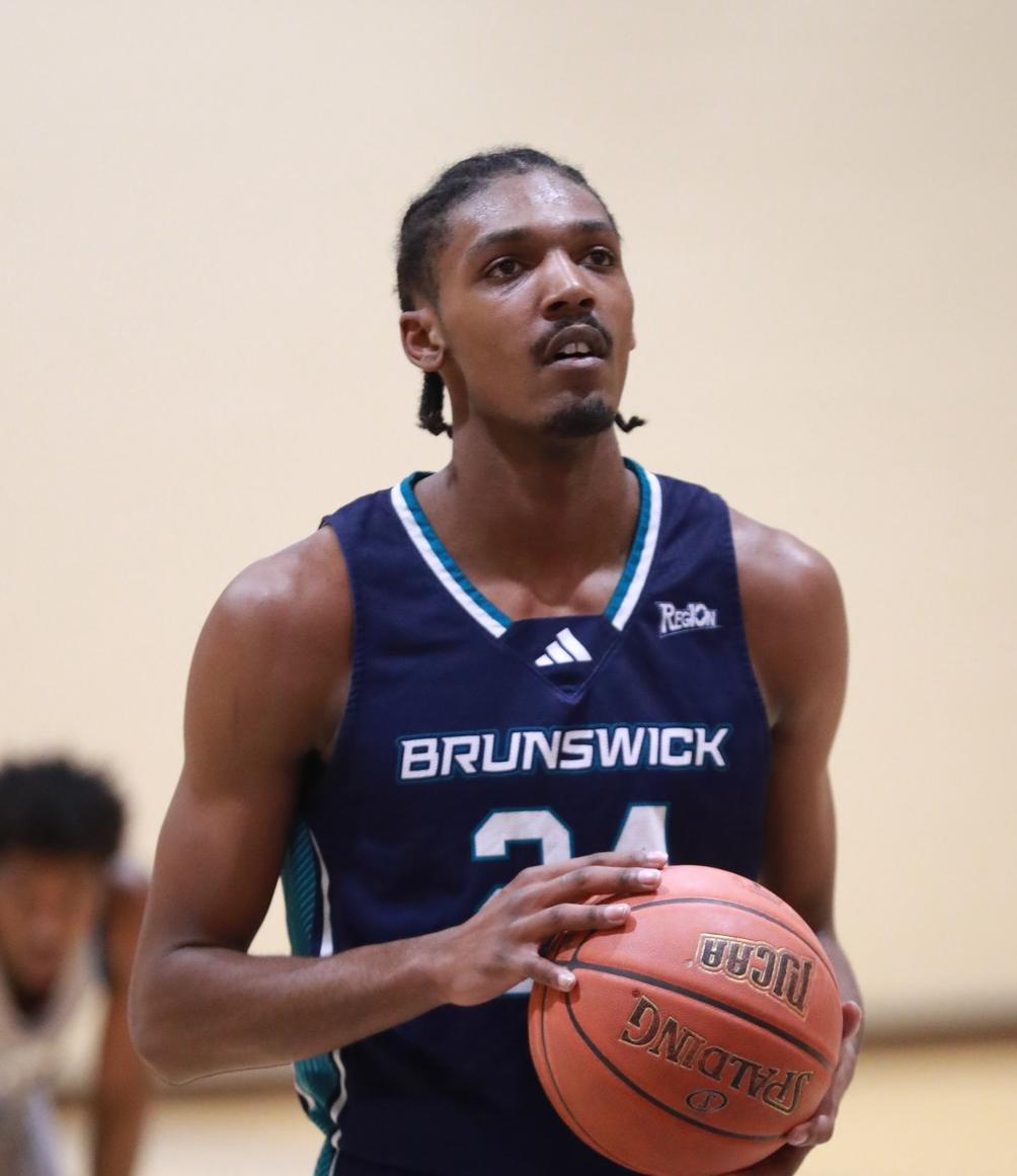 Jamie Brooks let the Dolphins with 23 points