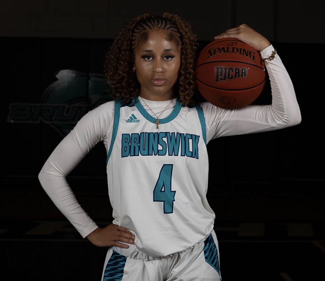 Chelsea Rivera led the Lady Dolphins with 20 points.